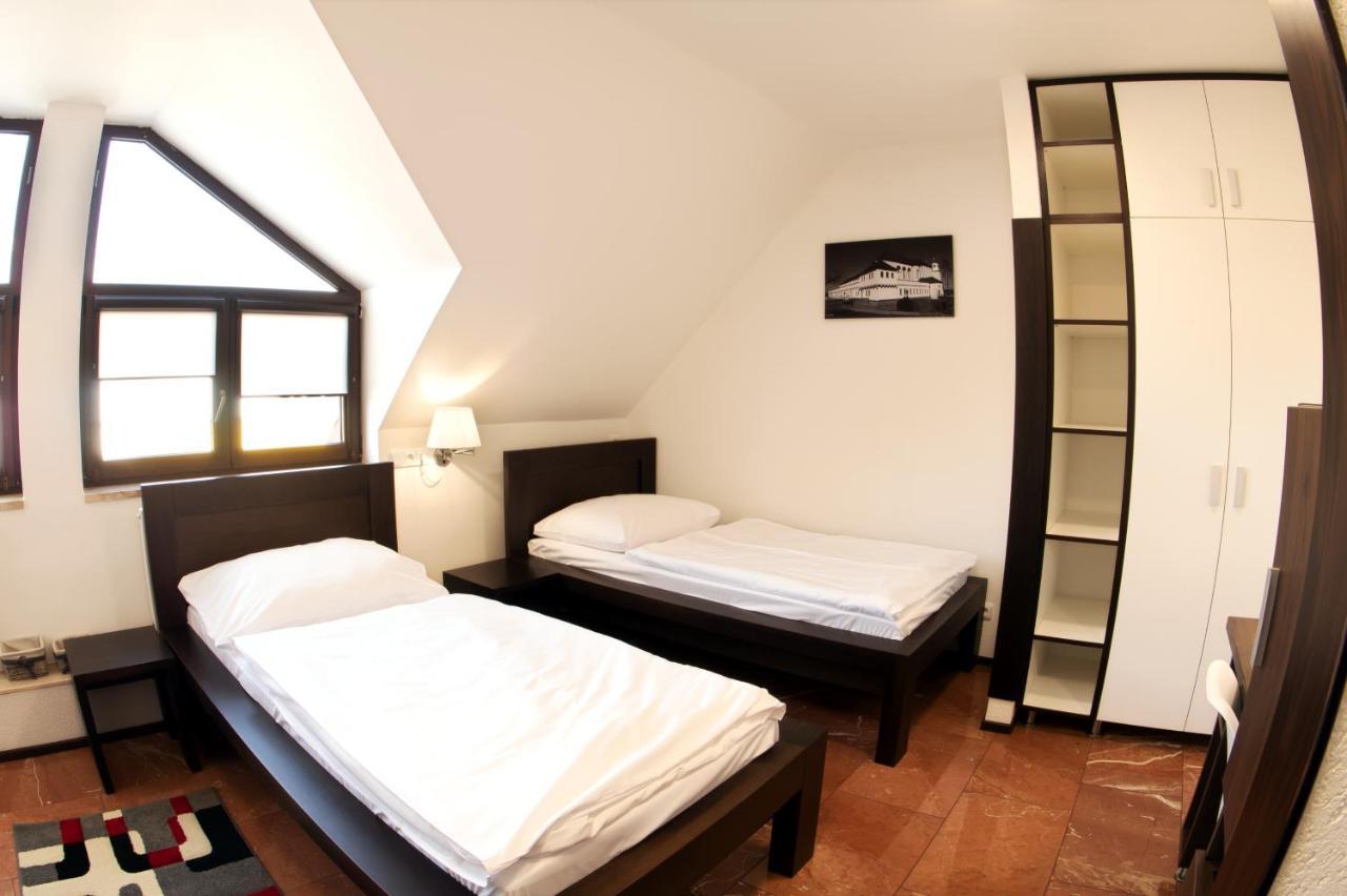 Hotel Slunecni Dvur Brünn Exterior foto