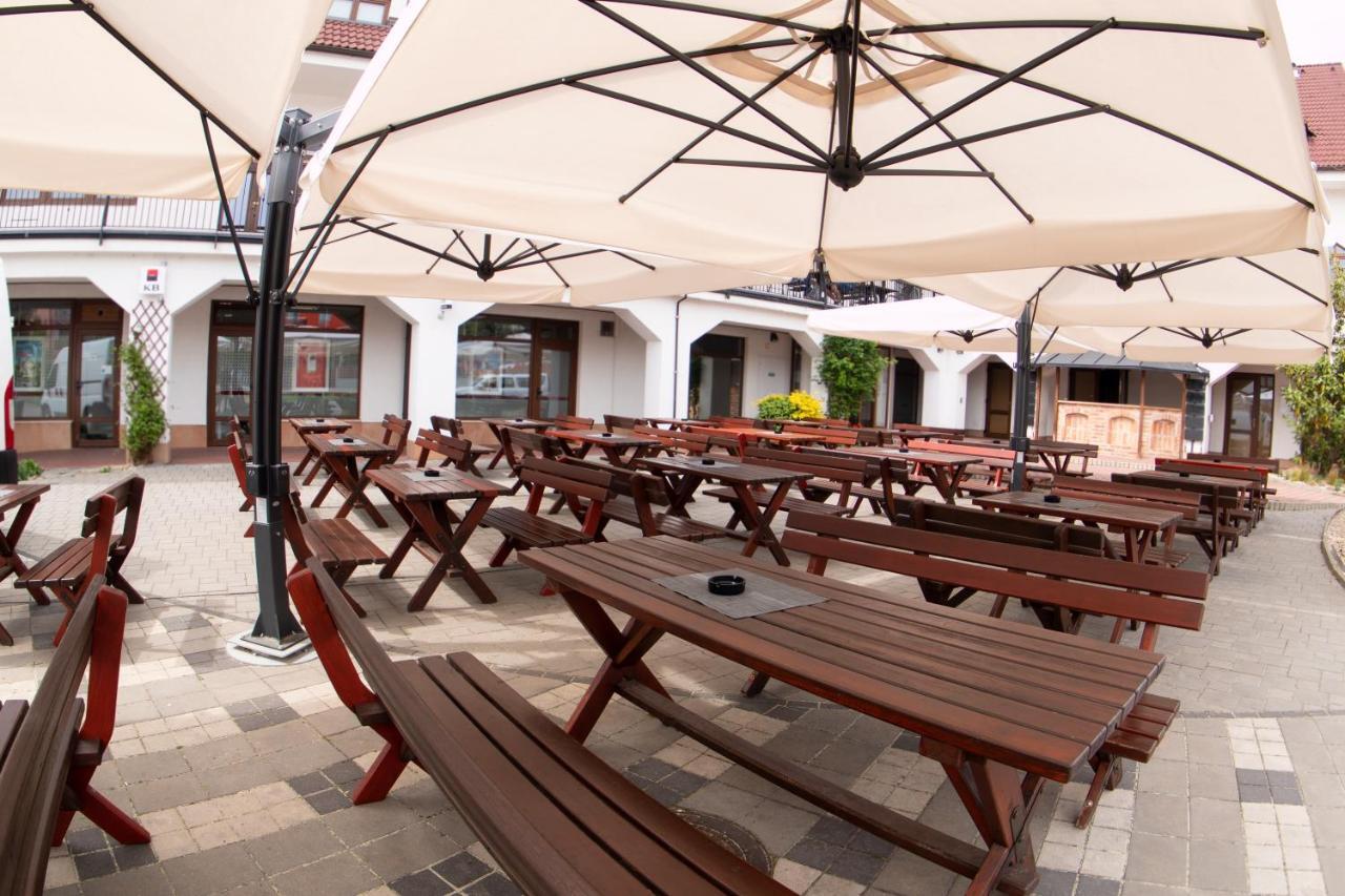 Hotel Slunecni Dvur Brünn Exterior foto